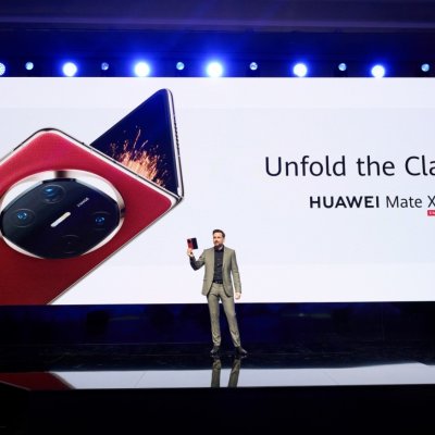 Huawei lansează pliabilul Mate X6 și căștile <span class=