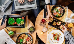 Pauzele de masă adecvate și rolul lor în companiile de succes - de ce sunt esențiale pentru sănătatea angajaților și productivitatea echipei?