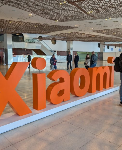 Xiaomi prezintă căști noi, scutere, ceas inteligent și o brățară smart