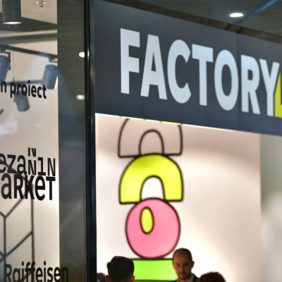 Peste 60 de antreprenori români într-un nou spațiu capsulă: FactoryLab