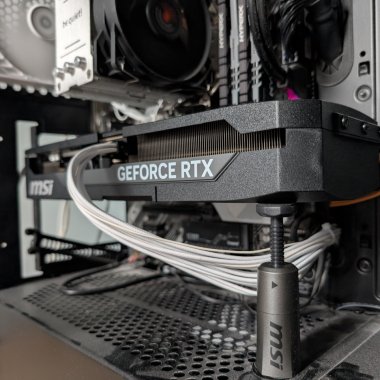 REVIEW MSI Shadow 3x GeForce RTX 5080 - îmbunătățiri pentru creatori și gameri