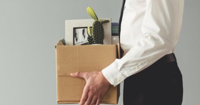 6 din 10 antreprenori se așteaptă la <span class="title-highlight">concedieri </span>în cazul unui viraj politic al României