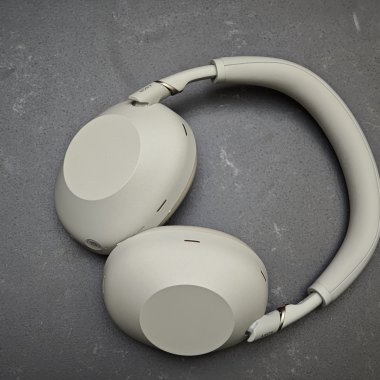 REVIEW Sony WH-1000XM6 - căști bune la orice!?