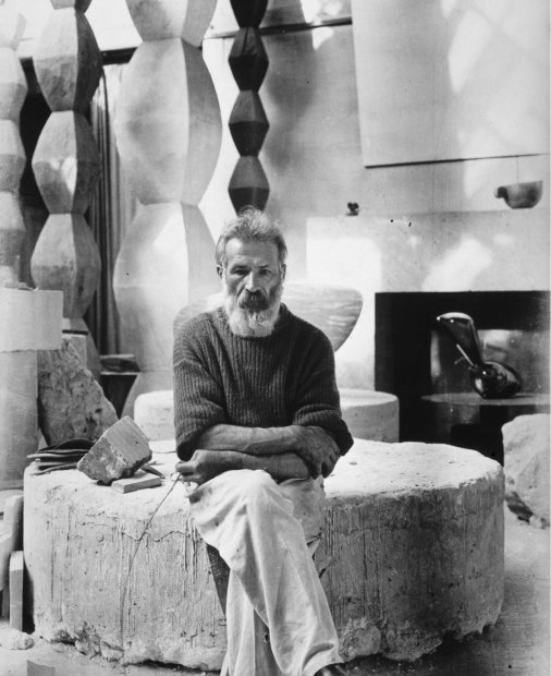 Telefonul cu cameră AI care aduce la viață opere din arta românească