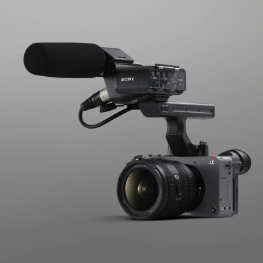 Sony lansează FX2, o nouă cameră de cinema cu vizor articulat