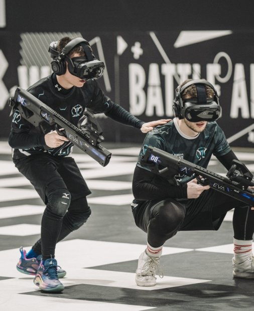 Prima sală de jocuri în echipă cu <span class="title-highlight">realitate virtuală </span>se deschide la București