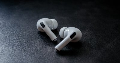 Problema ce apare la orice utilizator de AirPods Pro. Soluția, simplă și ieftină