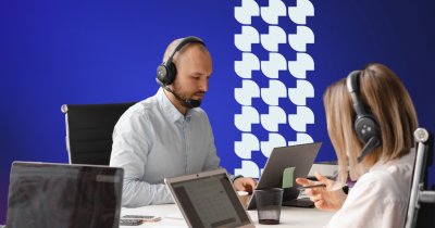 Cum alegi un software Call Center cloud în 2025: Automatizare, AI și omnichannel pentru succes B2B