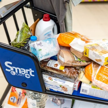 Carrefour lansează Smart Cart, primul cărucior inteligent din România