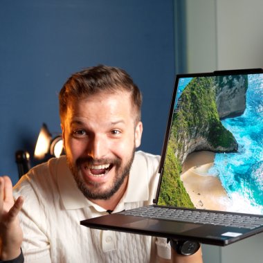 <span class="title-highlight">Lenovo ThinkBook Plus Gen 6</span> - un laptop care se extinde cu ecran rulabil. Entuziasmant și absurd
