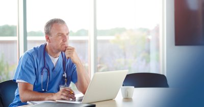 MEDIjobs: de ce 4 din 10 specialiști medicali se gândesc să plece din țară