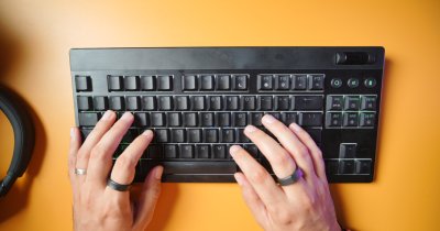 Review Razer BlackWidow V4 Low-Profile Hyperspeed: business in the front, party in the back