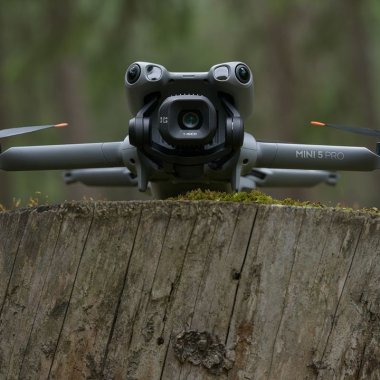 DJI Mini 5 Pro este drona compactă cu un senzor de 1 inch și moduri avansate