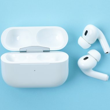 Căștile tale Apple pot traduce la fel de bine o conversație ca noile AirPods Pro 3