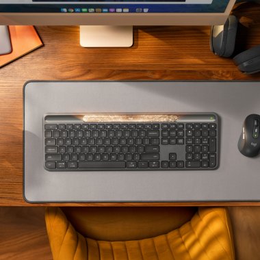Logitech lansează tastatura care se încarcă de la bec și poate funcționa 4 luni pe întuneric