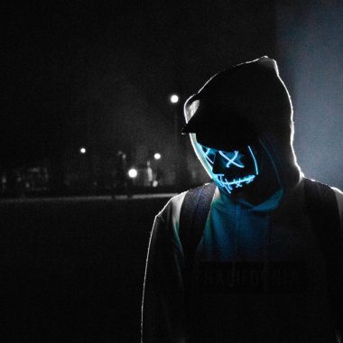 Reclamele înșelătoare de pe Facebook se mută și pe YouTube și Google. Ce promit hackerii și de ce să vă feriți