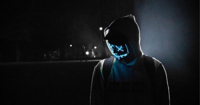 Reclamele înșelătoare de pe Facebook se mută și pe YouTube și Google. Ce promit hackerii și de ce să vă feriți