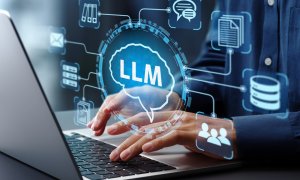 Apple lansează un AI care scrie de peste 100 de ori mai repede decât tine