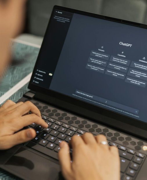 ChatGPT va putea fi folosit pentru conversații erotice (+18) în viitor