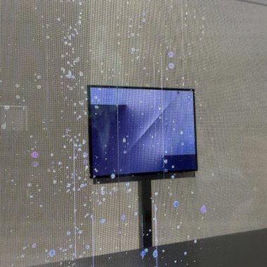 Primele imagini cu triplu-pliabilul telefon de la Samsung. Va fi rar și greu de cumpărat