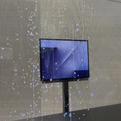 Primele imagini cu triplu-pliabilul telefon de la Samsung. Va fi rar și greu de cumpărat