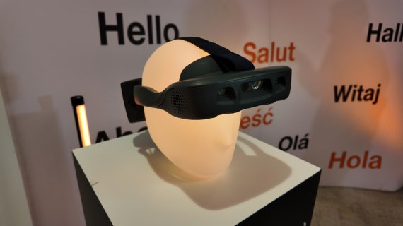 Orange România și .lumen ajută nevăzătorii: “câinele ghid” de pe cap ce funcționează ca o Tesla