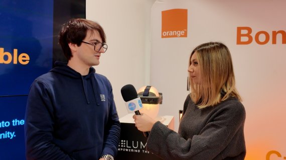 Ochelarii pentru nevăzători creați de .lumen și testați în 40 de țări, accesibili în România în parteneriat cu Orange