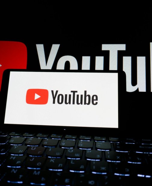 Google închide „scăpările” de redare YouTube în fundal pentru utilizatorii fără abonament