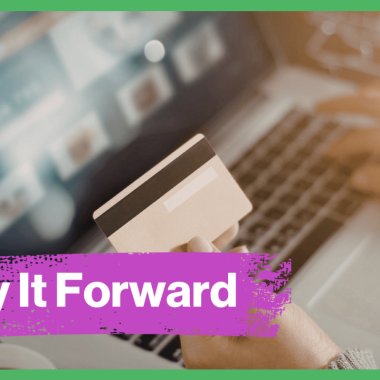 <span class="title-highlight">Pay It Forward </span>| Seria editorială unde antreprenorii mici învață să facă ecommerce la fel ca cei mari