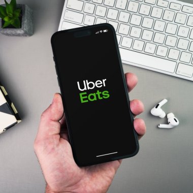 Uber Eats vine în România în 2026