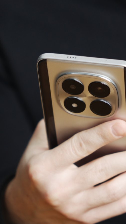 REVIEW Poco M8 Pro: telefonul midrange care le are (aproape) pe toate