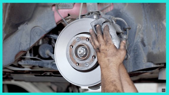 Secretele meseriilor din România: am descoperit meseria preferată a pasionaților de mașini