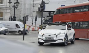 Taxiurile-robot europene, un pas mai aproape de realitate. Wayve din Marea Britanie, 1,2 miliarde de dolari investiție