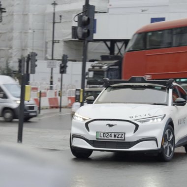 Taxiurile-robot europene, un pas mai aproape de realitate. Wayve din Marea Britanie, 1,2 miliarde de dolari investiție