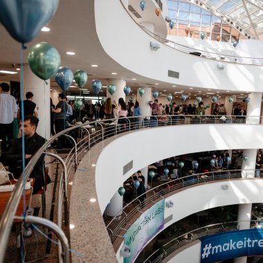 Innovation Labs 2026 lansează un hackathon național pentru startup-uri tech. Early Game Ventures oferă finanțări de 500.000 de euro