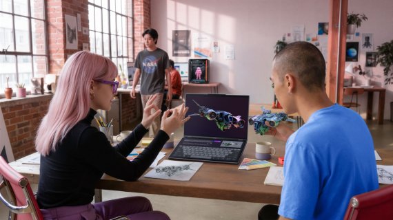 Lenovo aduce la MWC 2026 un laptop 3D fără ochelari și o consolă pliabilă de gaming
