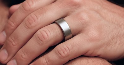 Pin Pulse: un smart ring care susține că poate estima tensiunea arterială și glicemia