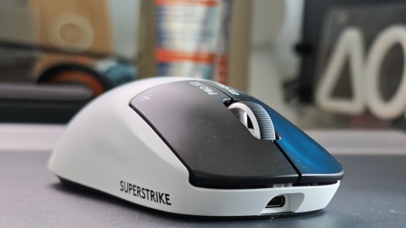 REVIEW Logitech Pro X2 SuperStrike: te face mai rapid în jocuri video, dar și mai bun?