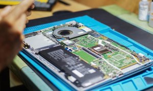 Lenovo prezintă prima baterie cu anod de siliciu de 1.000 Wh/L din lume pentru laptopuri