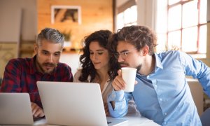 Doar 18% dintre companii reușesc să obțină valoare din AI, deși 86% își cresc investițiile