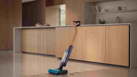 Dyson lansează în România Clean+ Wash Hygiene, aspirator umed-uscat