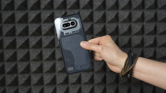 REVIEW Nothing Phone 4(a) - 1.900 lei pentru cel mai bine gândit Android de pe piață?