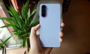 Samsung Galaxy A57 vs A56: ce aduce noul model și cât costă