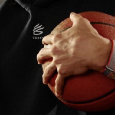 Google pregătește lansarea unei brățări de fitness care să concureze cu Whoop. Primele imagini