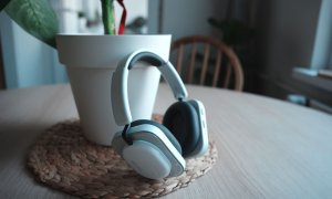 REVIEW Nothing Headphone (a): căști cu design unic și autonomie bună