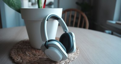REVIEW Nothing Headphone (a): căști cu design unic și autonomie bună