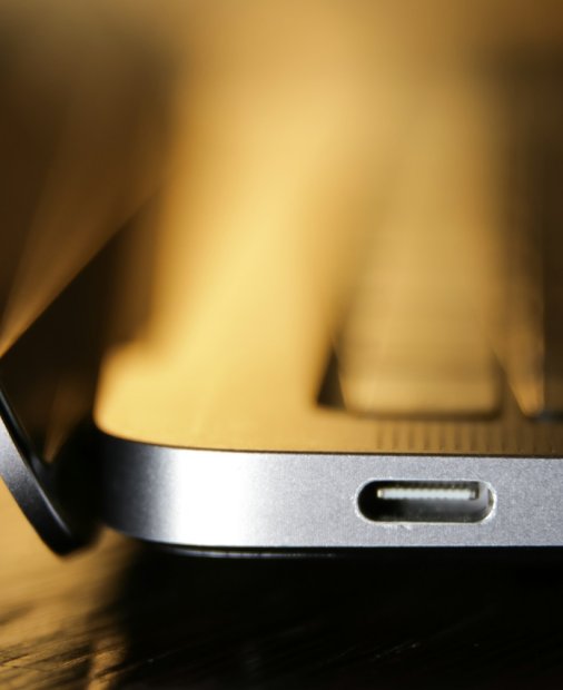 Este oficial: laptopurile vândute în UE trebuie să folosească încărcare cu USB-C