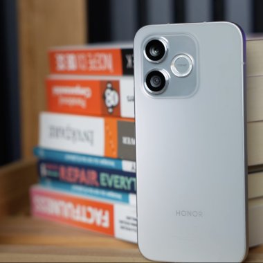 REVIEW Ce trebuie să aibă un telefon ieftin și bun în 2026? | <span class="title-highlight">Honor 600 LIte</span>