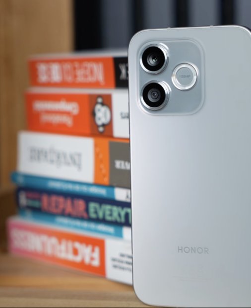 REVIEW Ce trebuie să aibă un telefon ieftin și bun în 2026? | <span class="title-highlight">Honor 600 LIte</span>