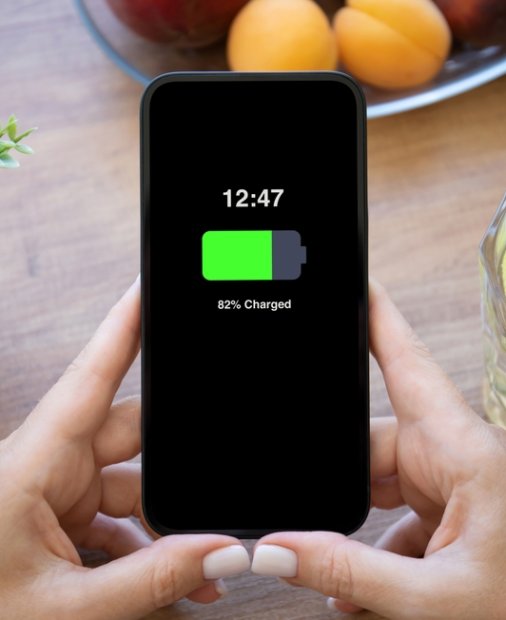 Huawei pregătește un telefon cu o baterie cât un powerbank. Când se lansează